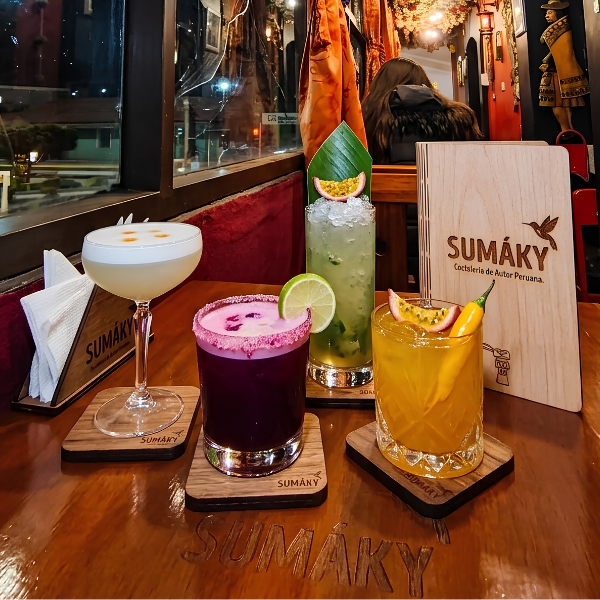 Cocteles en Copa y Jarra